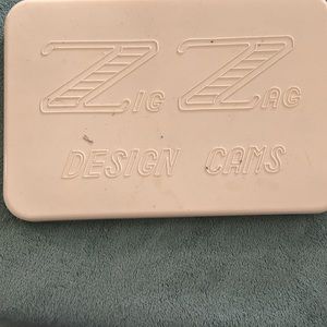 Vintage zig zag design cams